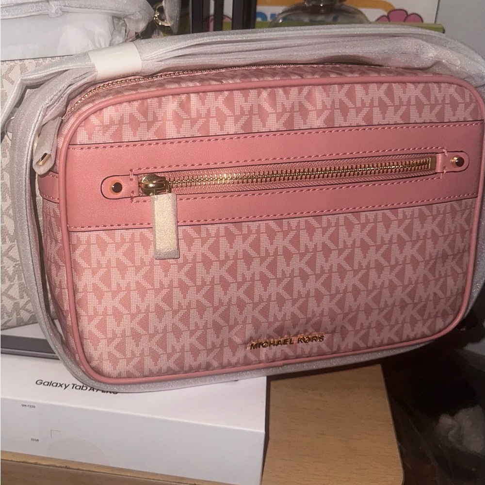 A nice new Micheal kors bag